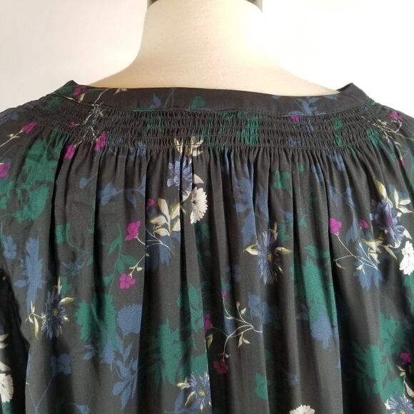 TORRID Size 0. Peasant style blouse. BLACK, GREEN. - Picture 8 of 13